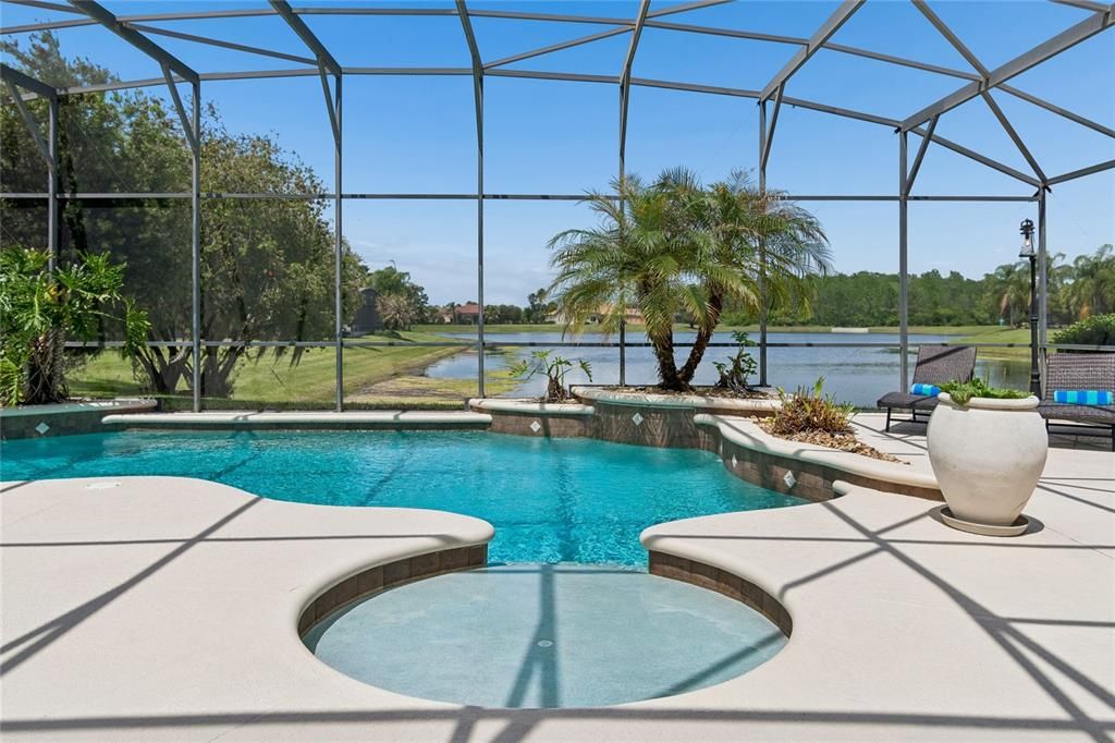 Activo con contrato: $665,000 (3 camas, 3 baños, 3088 Pies cuadrados)