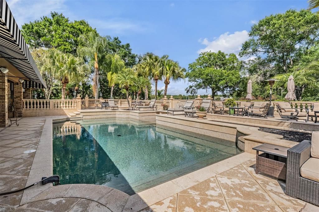 For Sale: $2,525,000 (5 beds, 4 baths, 6104 Square Feet)