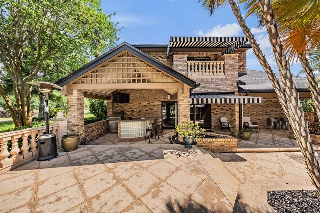 For Sale: $2,525,000 (5 beds, 4 baths, 6104 Square Feet)