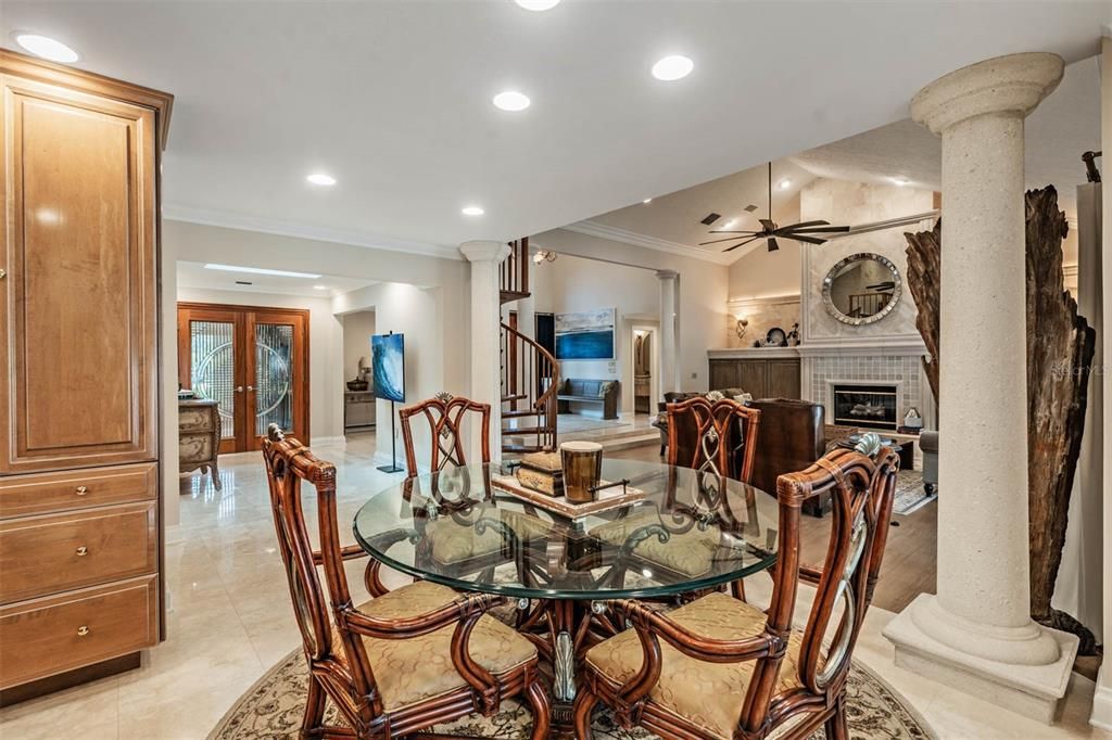For Sale: $2,525,000 (5 beds, 4 baths, 6104 Square Feet)