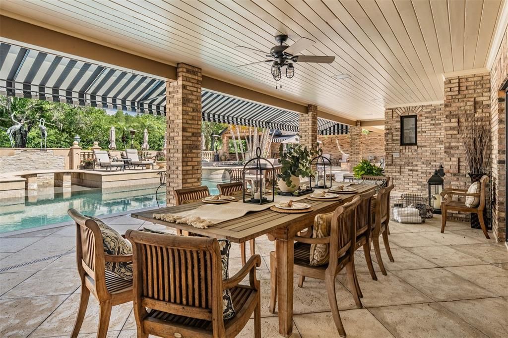 For Sale: $2,525,000 (5 beds, 4 baths, 6104 Square Feet)