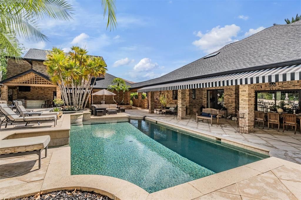 For Sale: $2,525,000 (5 beds, 4 baths, 6104 Square Feet)