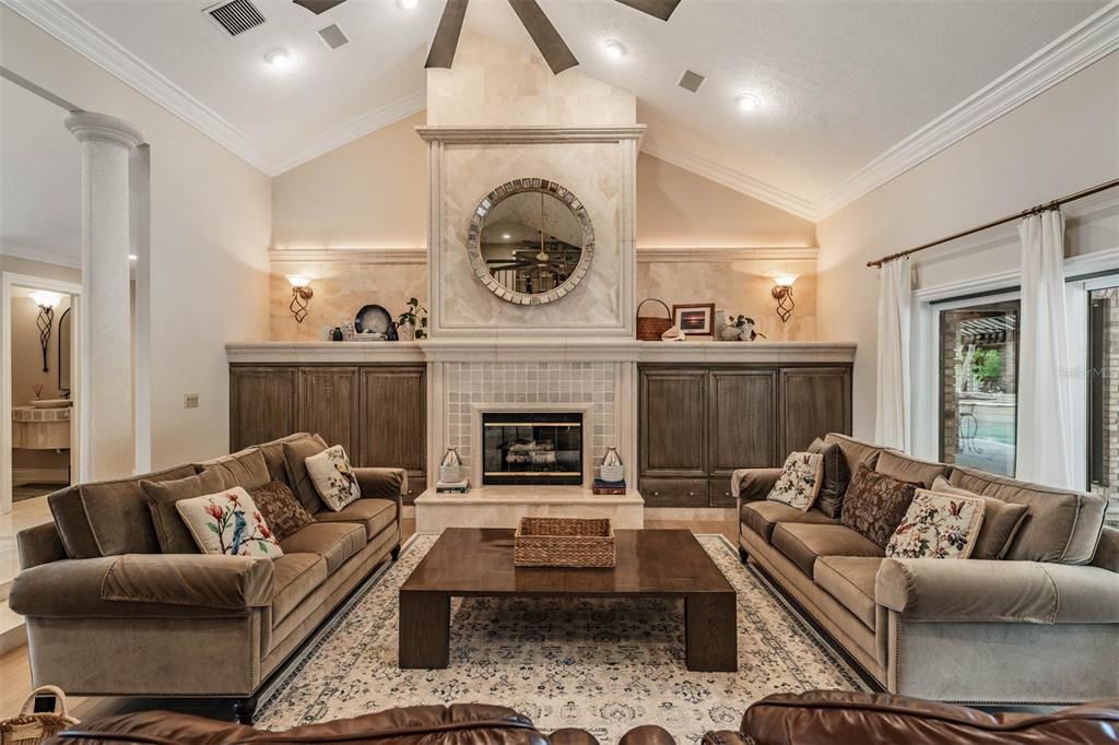 For Sale: $2,525,000 (5 beds, 4 baths, 6104 Square Feet)