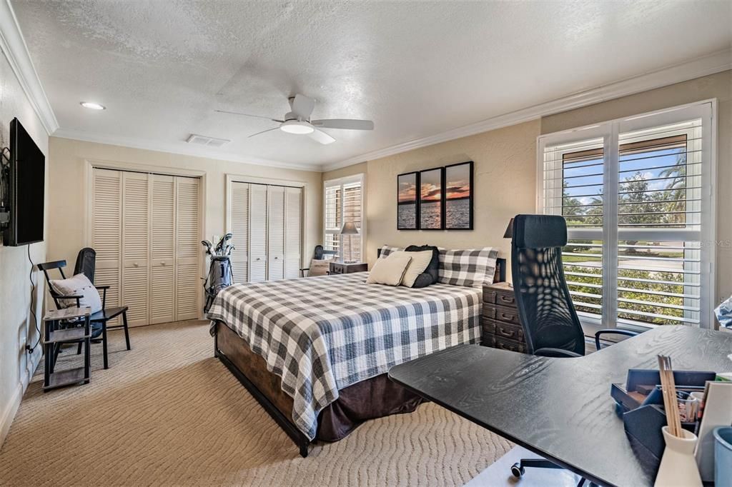 For Sale: $2,525,000 (5 beds, 4 baths, 6104 Square Feet)