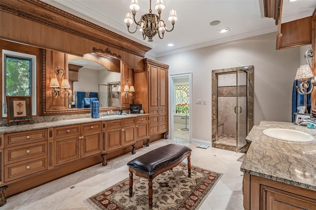 For Sale: $2,525,000 (5 beds, 4 baths, 6104 Square Feet)