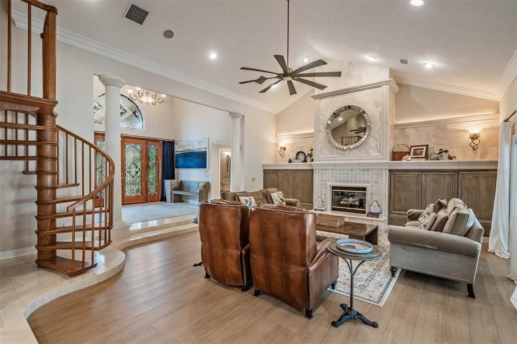 For Sale: $2,525,000 (5 beds, 4 baths, 6104 Square Feet)