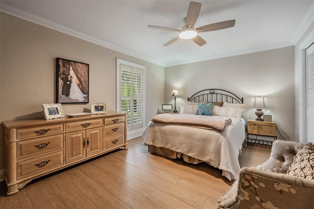 For Sale: $2,525,000 (5 beds, 4 baths, 6104 Square Feet)