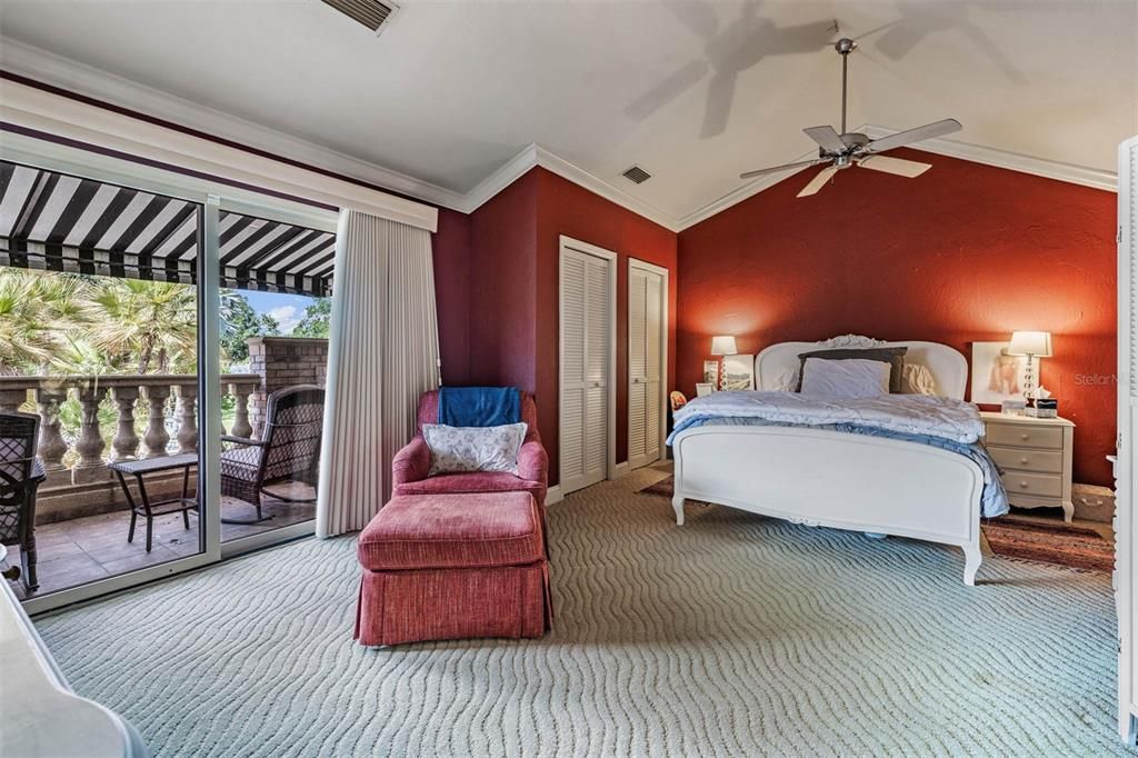 For Sale: $2,525,000 (5 beds, 4 baths, 6104 Square Feet)