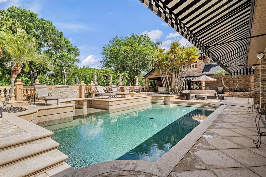 For Sale: $2,525,000 (5 beds, 4 baths, 6104 Square Feet)