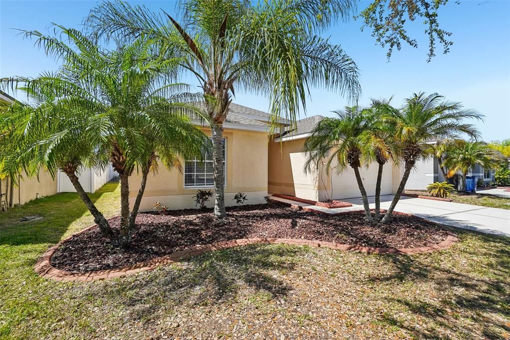 For Sale: $309,900 (3 beds, 2 baths, 1414 Square Feet)
