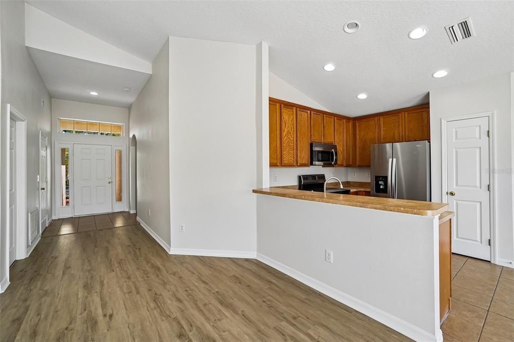 For Sale: $309,900 (3 beds, 2 baths, 1414 Square Feet)