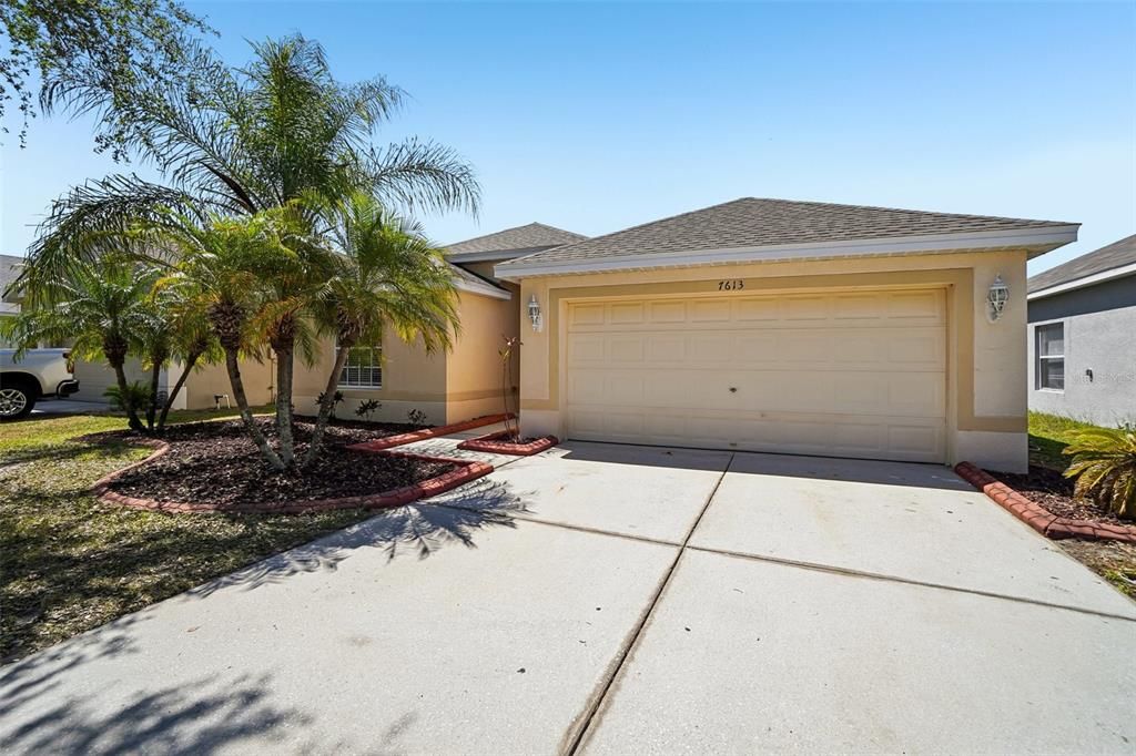 For Sale: $309,900 (3 beds, 2 baths, 1414 Square Feet)