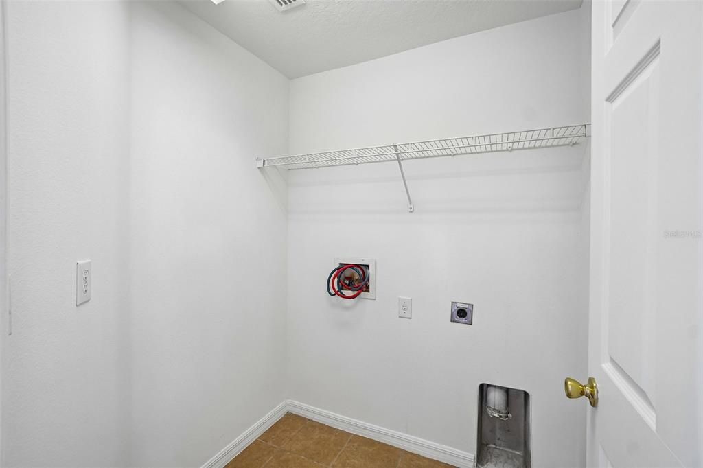 For Sale: $309,900 (3 beds, 2 baths, 1414 Square Feet)