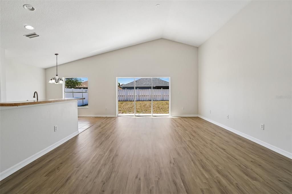 For Sale: $309,900 (3 beds, 2 baths, 1414 Square Feet)