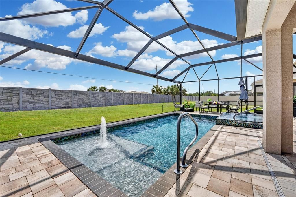 Activo con contrato: $665,000 (4 camas, 3 baños, 3360 Pies cuadrados)