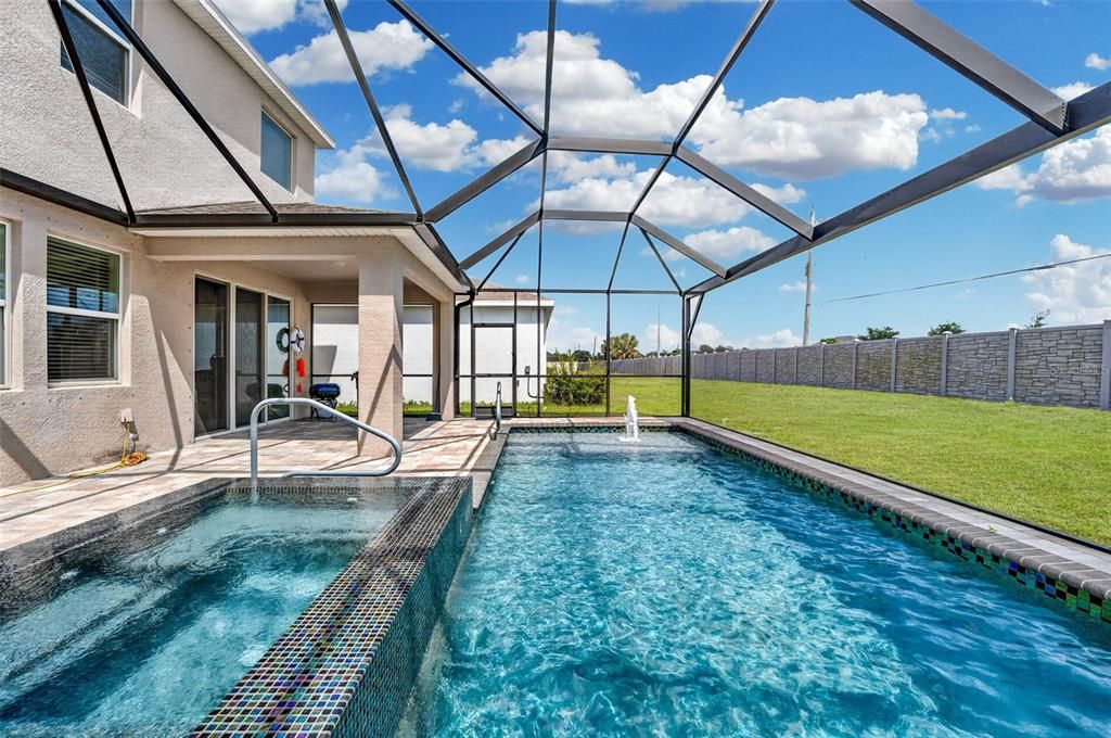 Activo con contrato: $665,000 (4 camas, 3 baños, 3360 Pies cuadrados)
