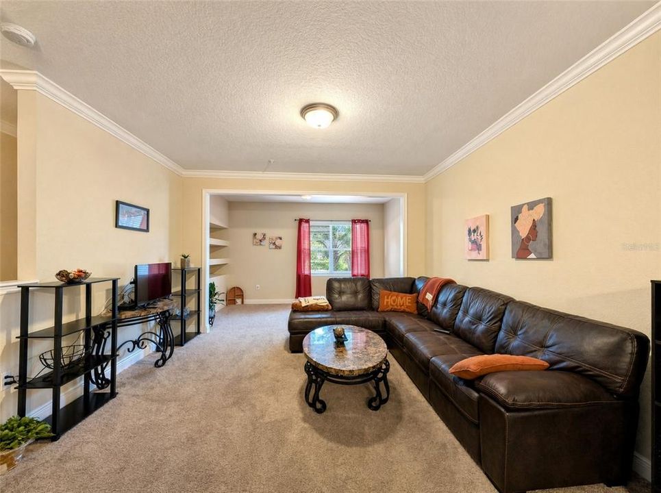 For Rent: $2,400 (3 beds, 2 baths, 1453 Square Feet)