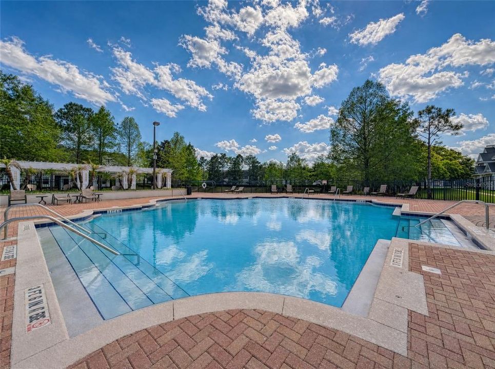 For Rent: $2,400 (3 beds, 2 baths, 1453 Square Feet)