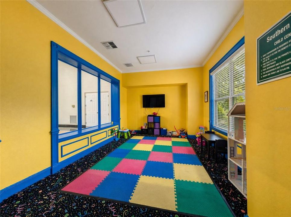 For Rent: $2,400 (3 beds, 2 baths, 1453 Square Feet)
