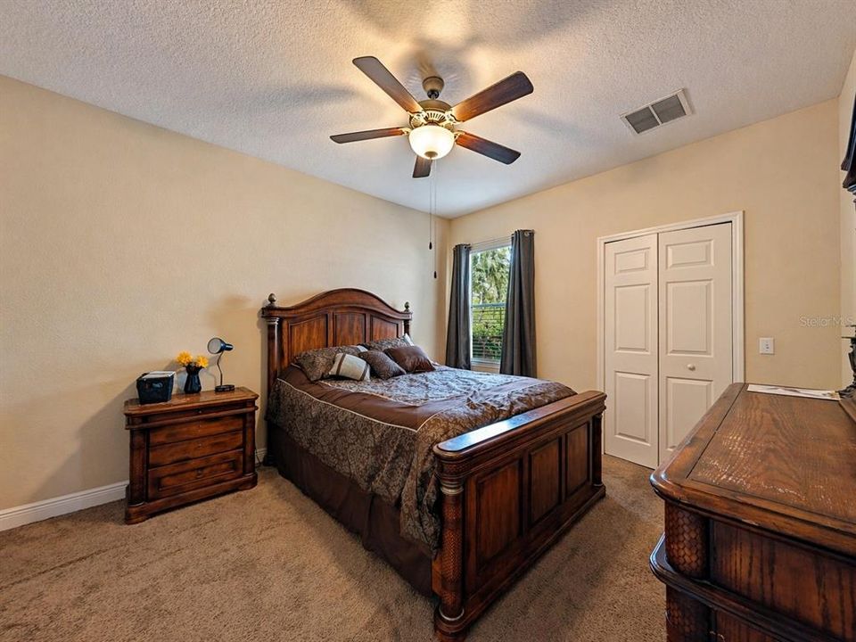 For Rent: $2,400 (3 beds, 2 baths, 1453 Square Feet)