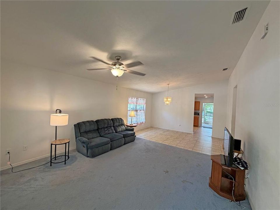 For Sale: $250,000 (3 beds, 2 baths, 1335 Square Feet)