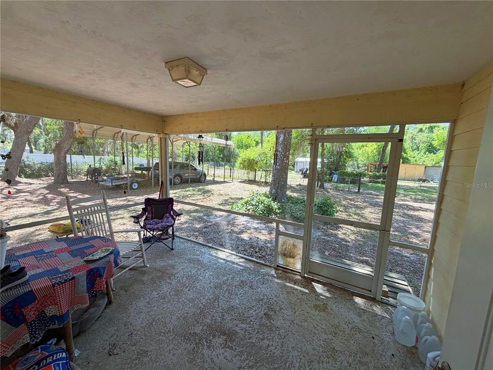 For Sale: $250,000 (3 beds, 2 baths, 1335 Square Feet)