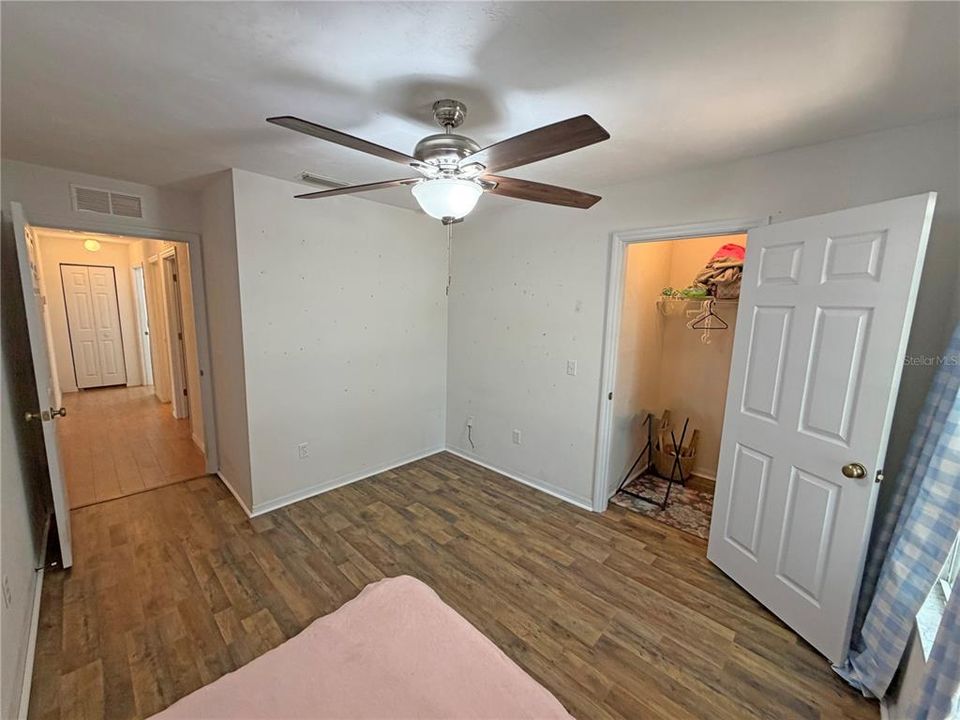 For Sale: $250,000 (3 beds, 2 baths, 1335 Square Feet)