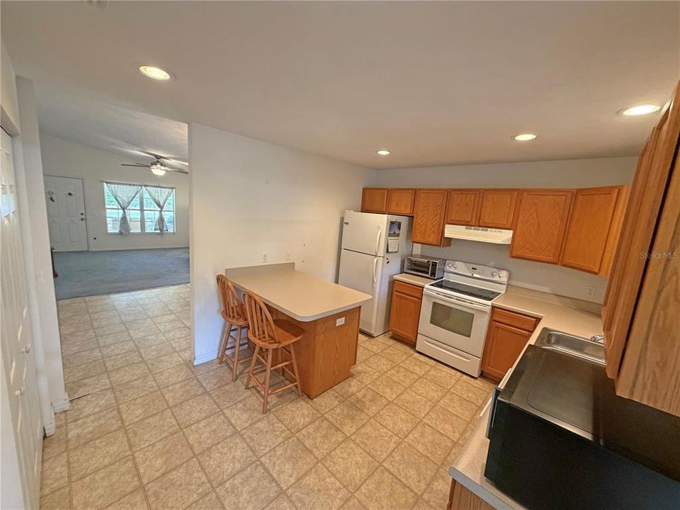 For Sale: $250,000 (3 beds, 2 baths, 1335 Square Feet)