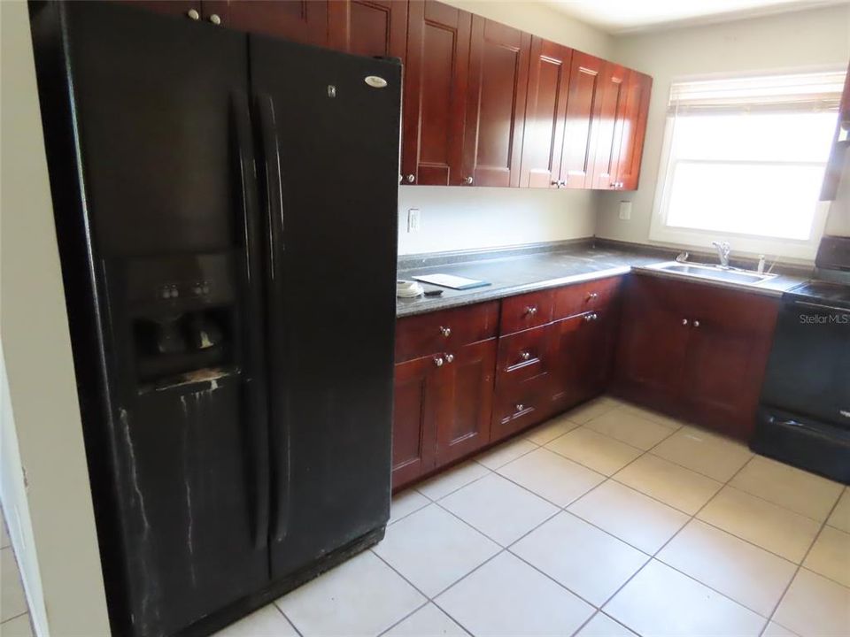 Activo con contrato: $265,000 (3 camas, 2 baños, 1185 Pies cuadrados)
