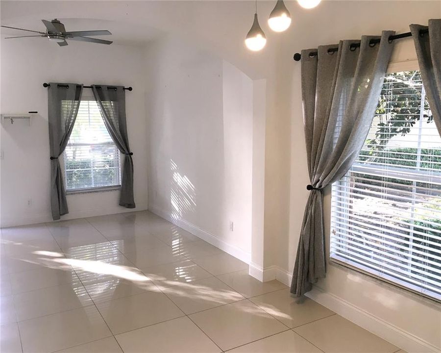 For Rent: $2,500 (3 beds, 2 baths, 1941 Square Feet)