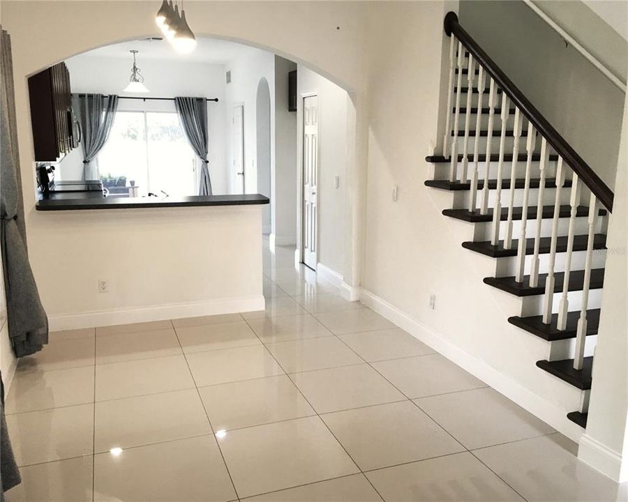 For Rent: $2,500 (3 beds, 2 baths, 1941 Square Feet)