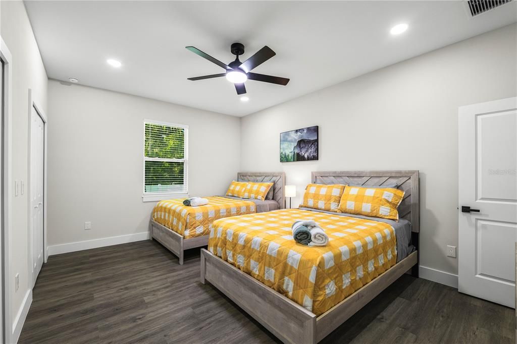 En Venta: $554,900 (4 camas, 0 baños, 2464 Pies cuadrados)