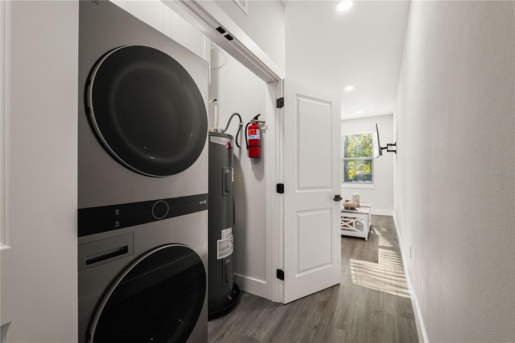 En Venta: $554,900 (4 camas, 0 baños, 2464 Pies cuadrados)