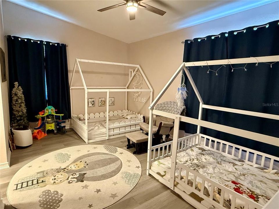 В аренду: $2,550 (2 спален, 2 ванн, 1350 Квадратных фут)