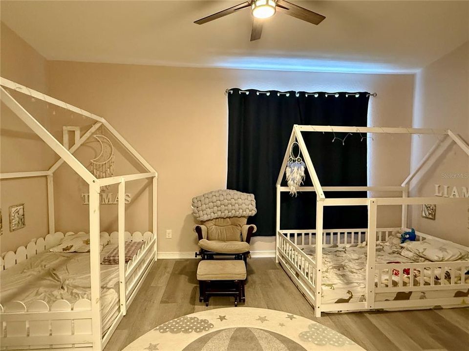 В аренду: $2,550 (2 спален, 2 ванн, 1350 Квадратных фут)