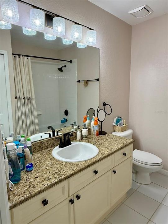 В аренду: $2,550 (2 спален, 2 ванн, 1350 Квадратных фут)
