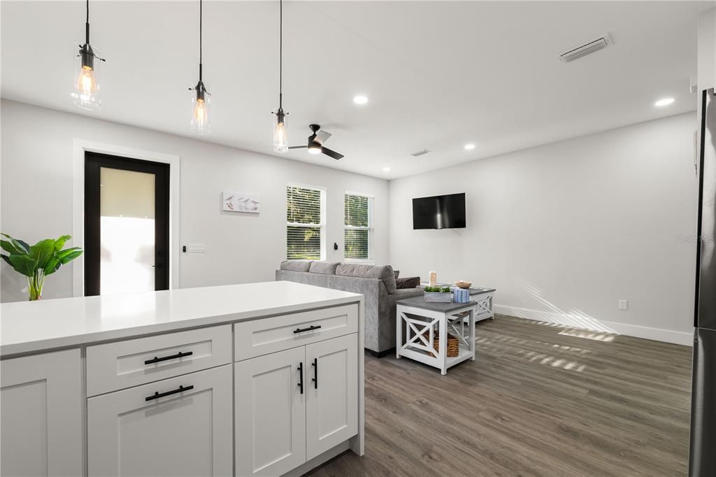 En Venta: $554,900 (4 camas, 0 baños, 2464 Pies cuadrados)