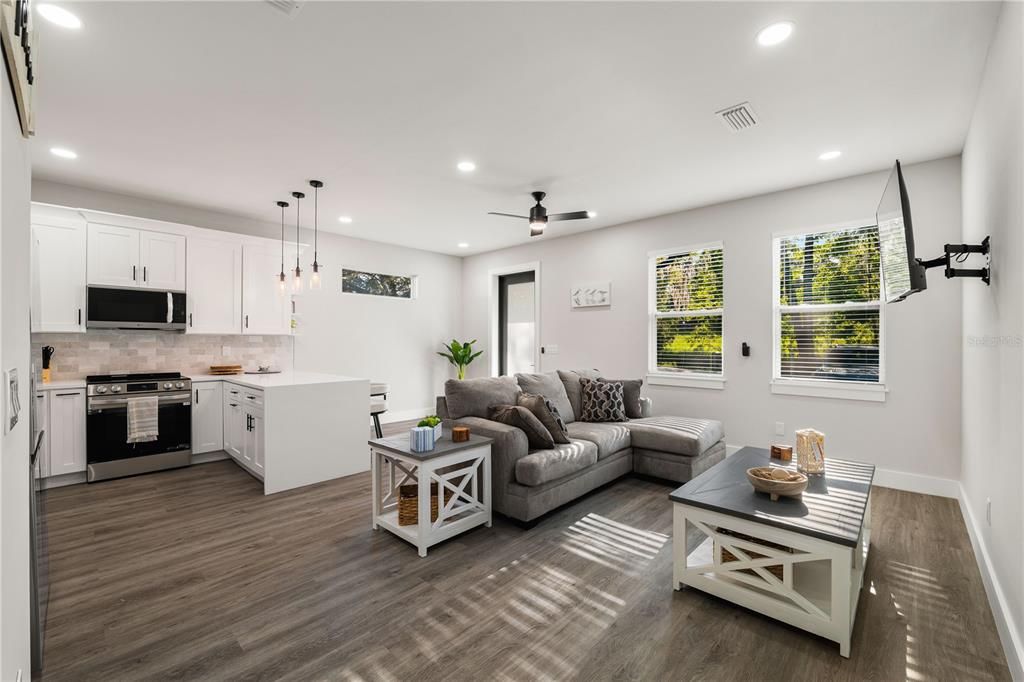 En Venta: $554,900 (4 camas, 0 baños, 2464 Pies cuadrados)