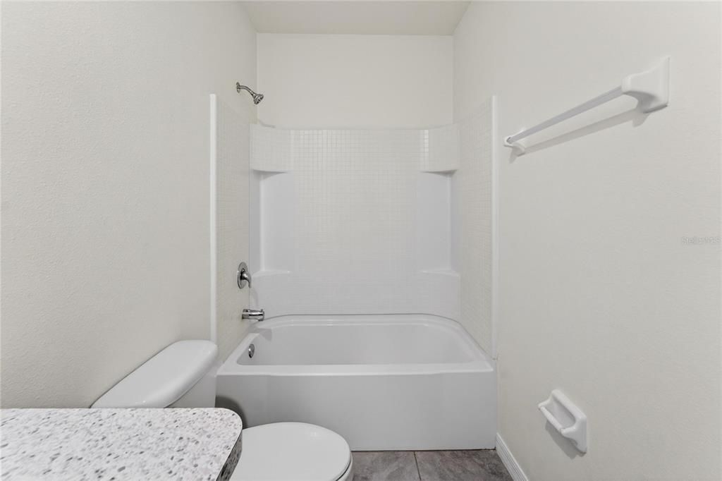 На продажу: $295,000 (3 спален, 2 ванн, 1707 Квадратных фут)