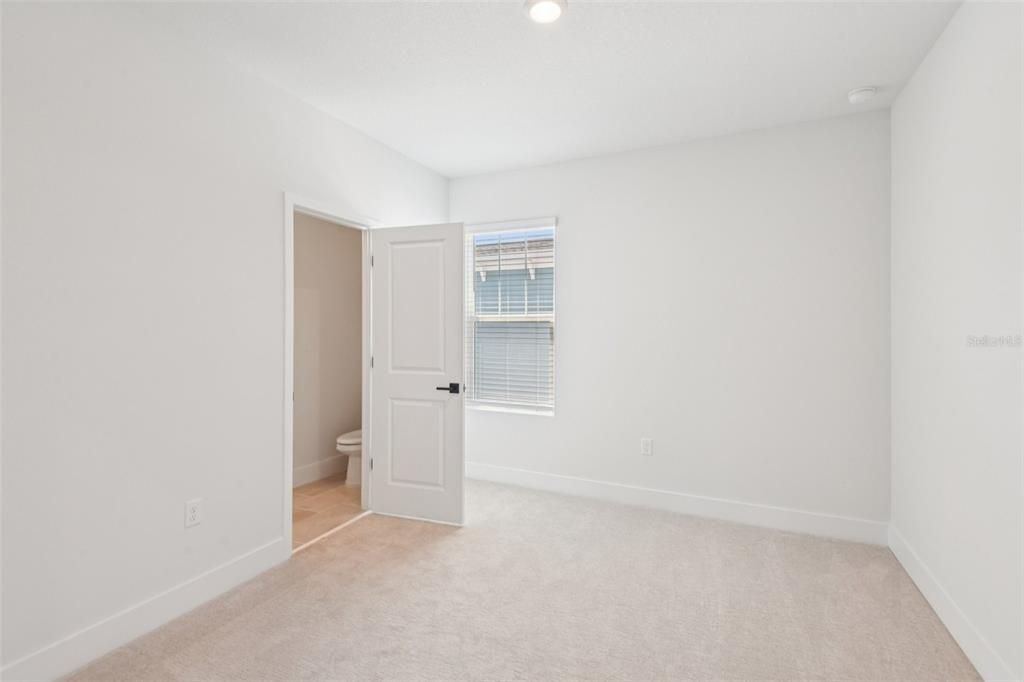 Active With Contract: $4,250 (3 beds, 3 baths, 1952 Square Feet)