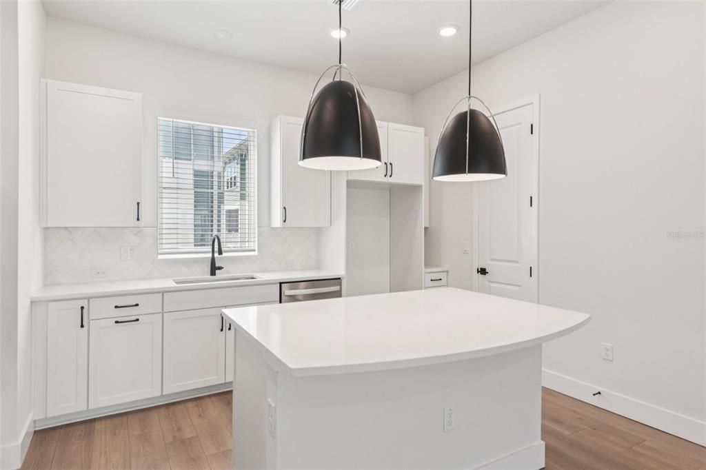 Active With Contract: $4,250 (3 beds, 3 baths, 1952 Square Feet)
