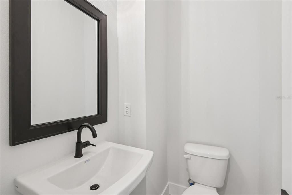 Active With Contract: $4,250 (3 beds, 3 baths, 1952 Square Feet)