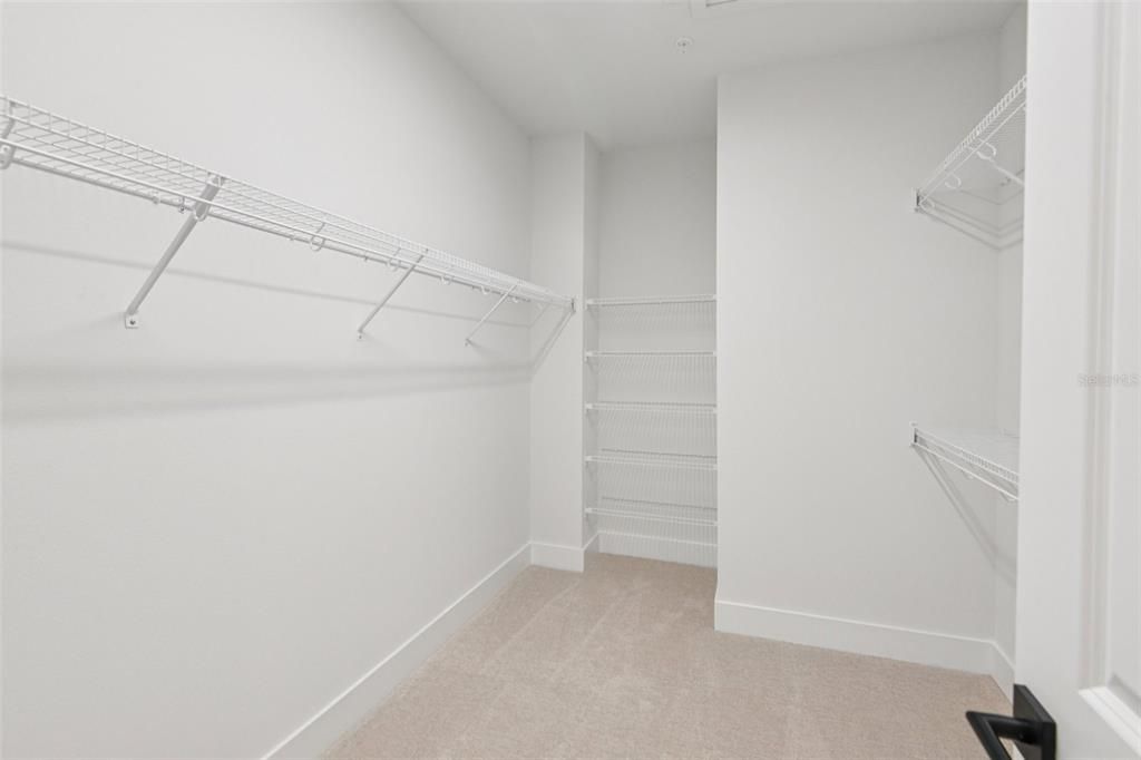 Active With Contract: $4,250 (3 beds, 3 baths, 1952 Square Feet)