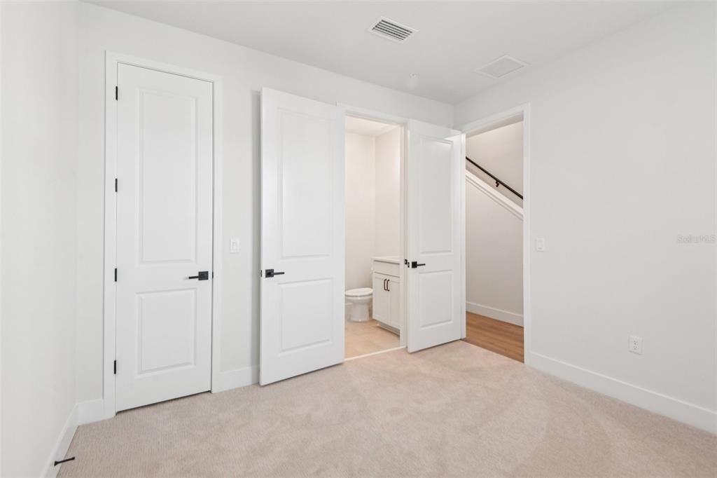 Active With Contract: $4,250 (3 beds, 3 baths, 1952 Square Feet)