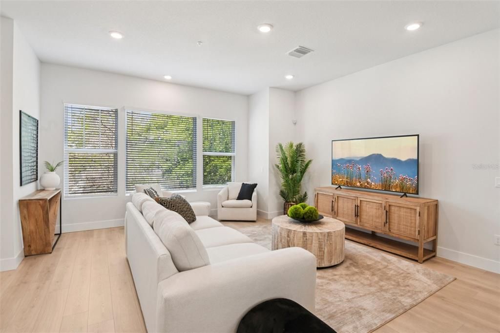 Active With Contract: $4,250 (3 beds, 3 baths, 1952 Square Feet)