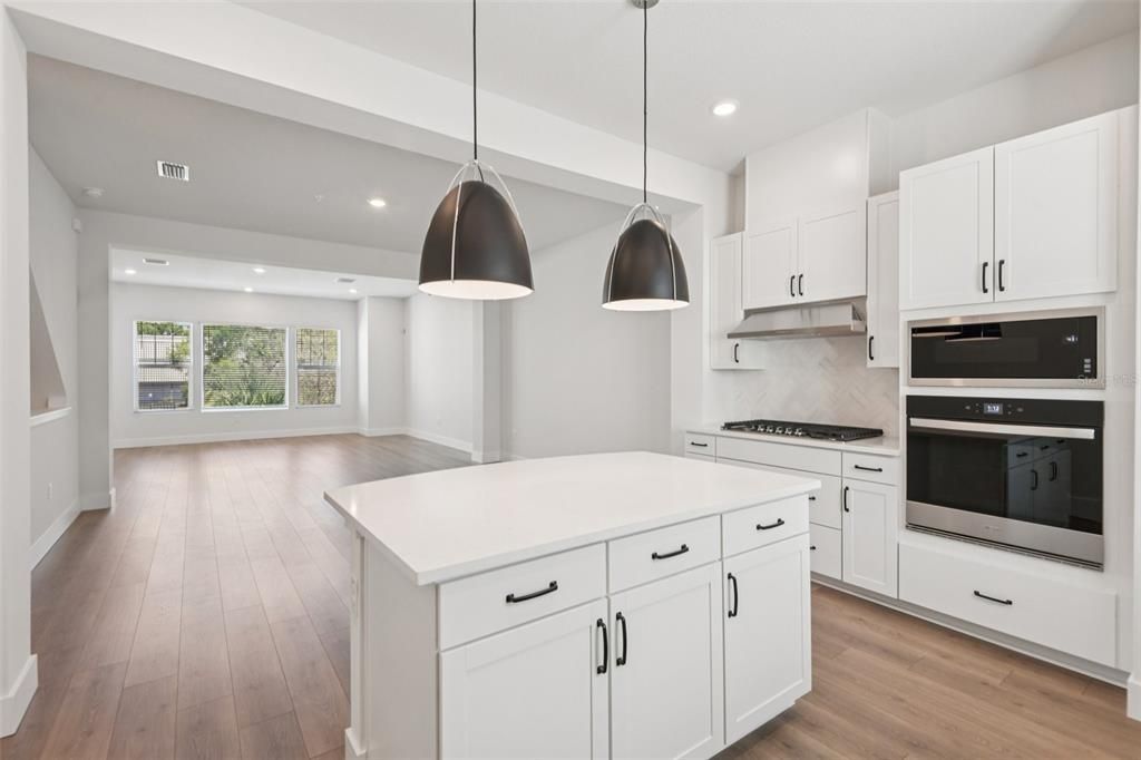 Active With Contract: $4,250 (3 beds, 3 baths, 1952 Square Feet)