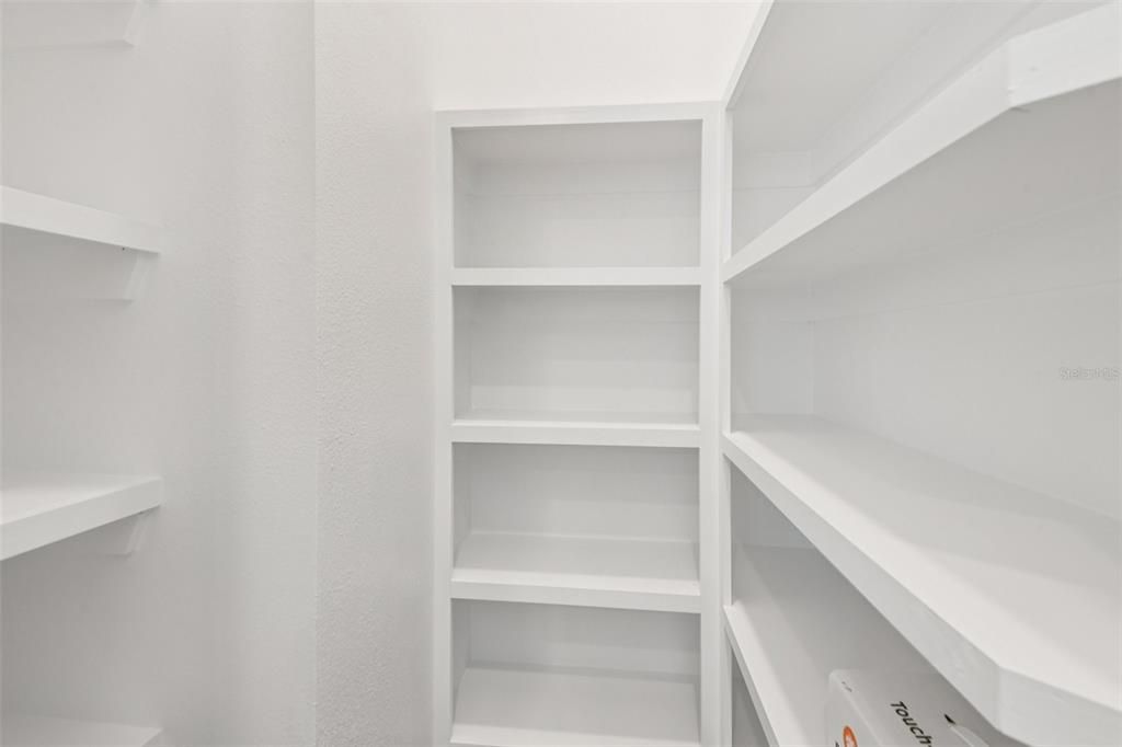 Active With Contract: $4,250 (3 beds, 3 baths, 1952 Square Feet)