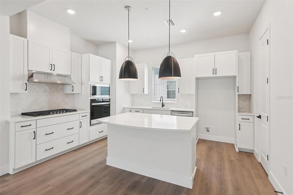 Active With Contract: $4,250 (3 beds, 3 baths, 1952 Square Feet)