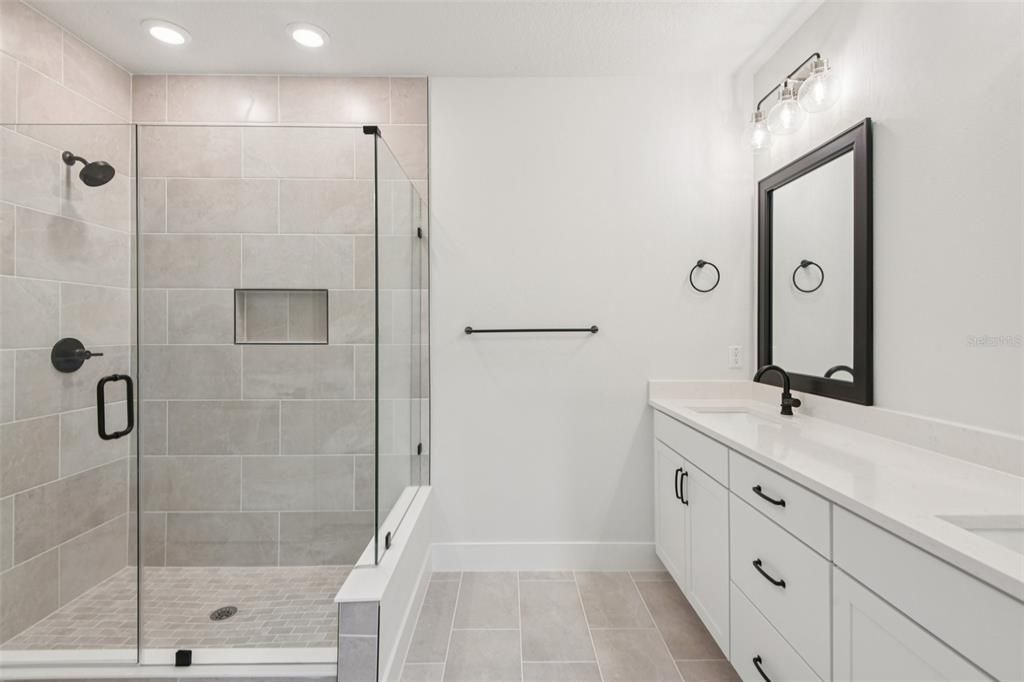 Active With Contract: $4,250 (3 beds, 3 baths, 1952 Square Feet)