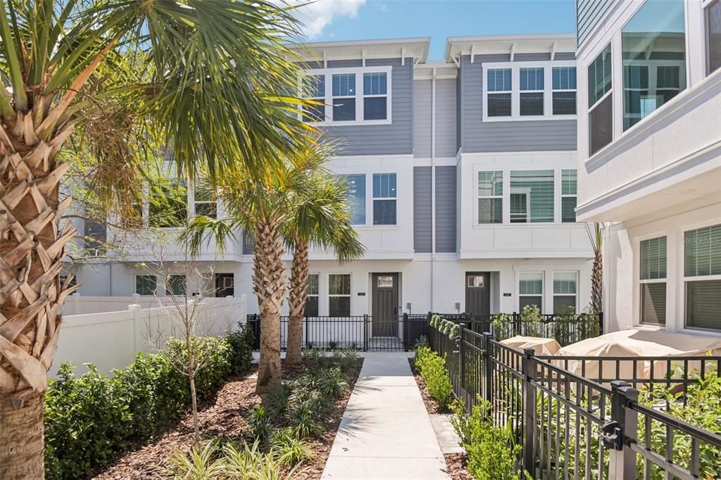 Active With Contract: $4,250 (3 beds, 3 baths, 1952 Square Feet)